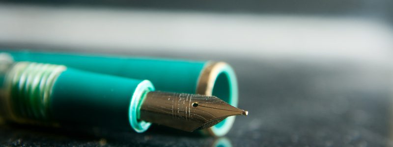 A fountain pen to sign and execute a will